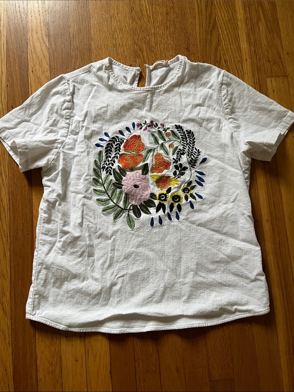 White Embroidered Floral Short Sleeve Top